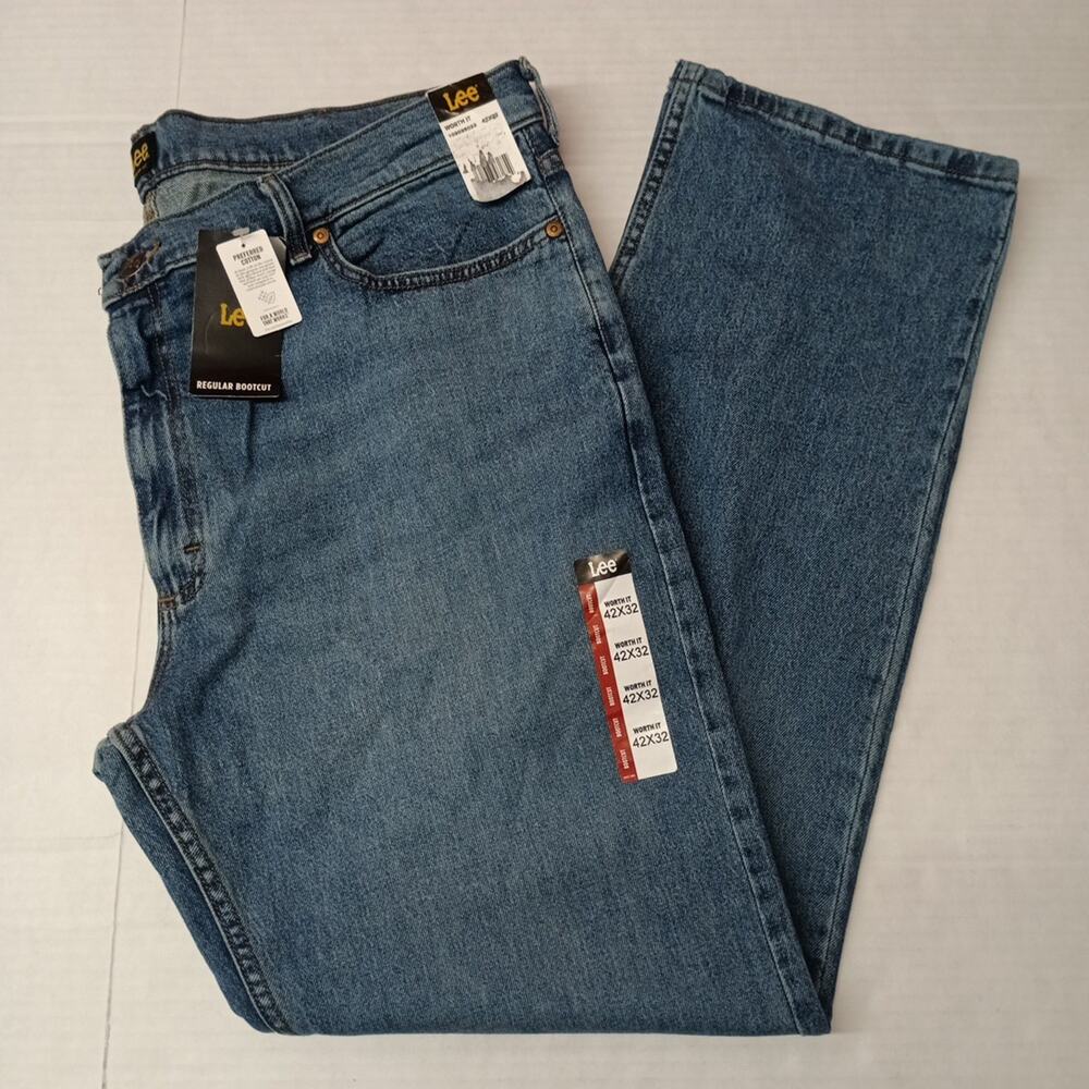 Lee Legendary Regular Bootcut Jeans Men's 42x32 Denim Medium Comfort Worth It